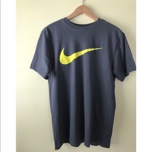 Men’s Nike T-shirt